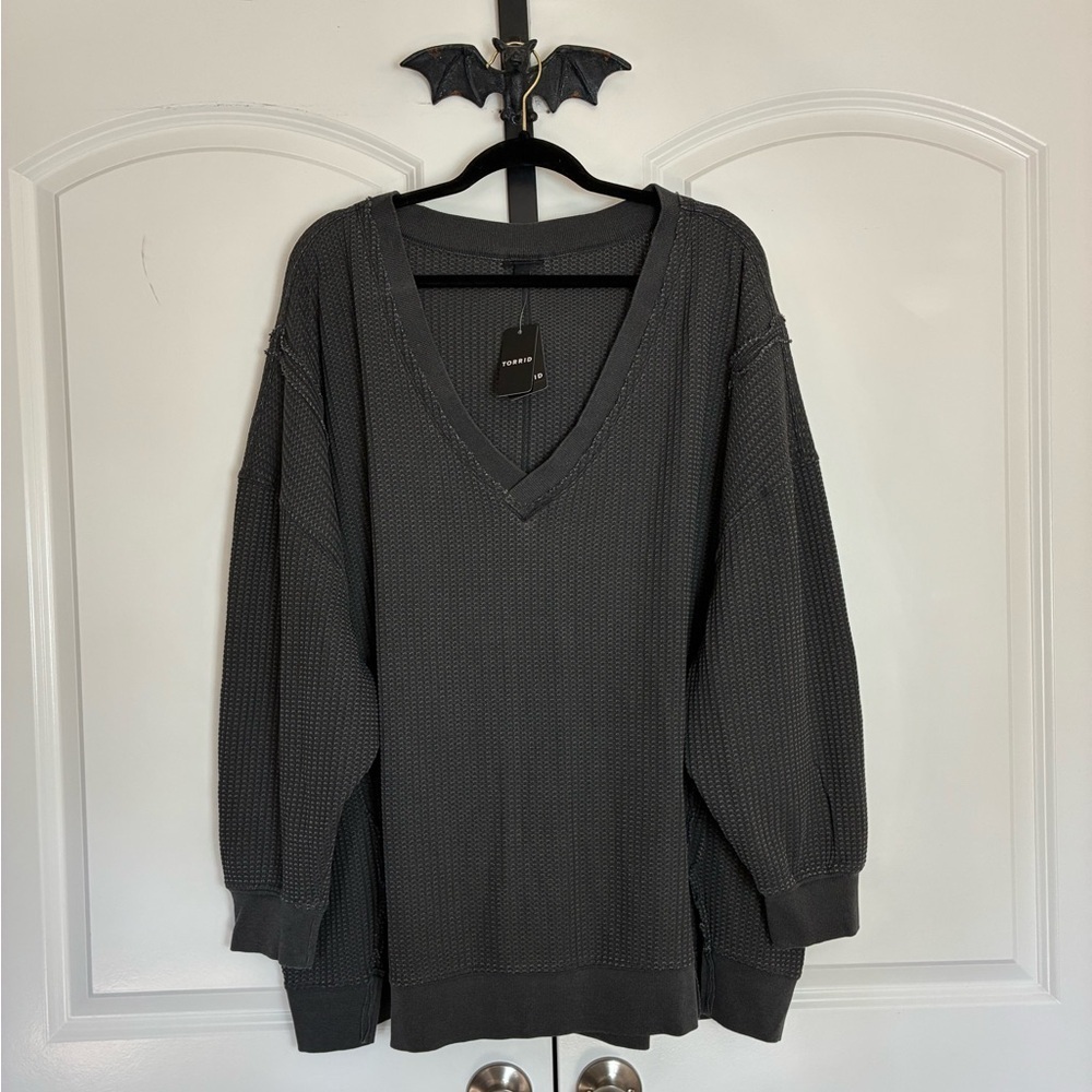 Torrid Charcoal V-Neck Relaxed Top with comfortable material NWT size 2X - Picture 5 of 16